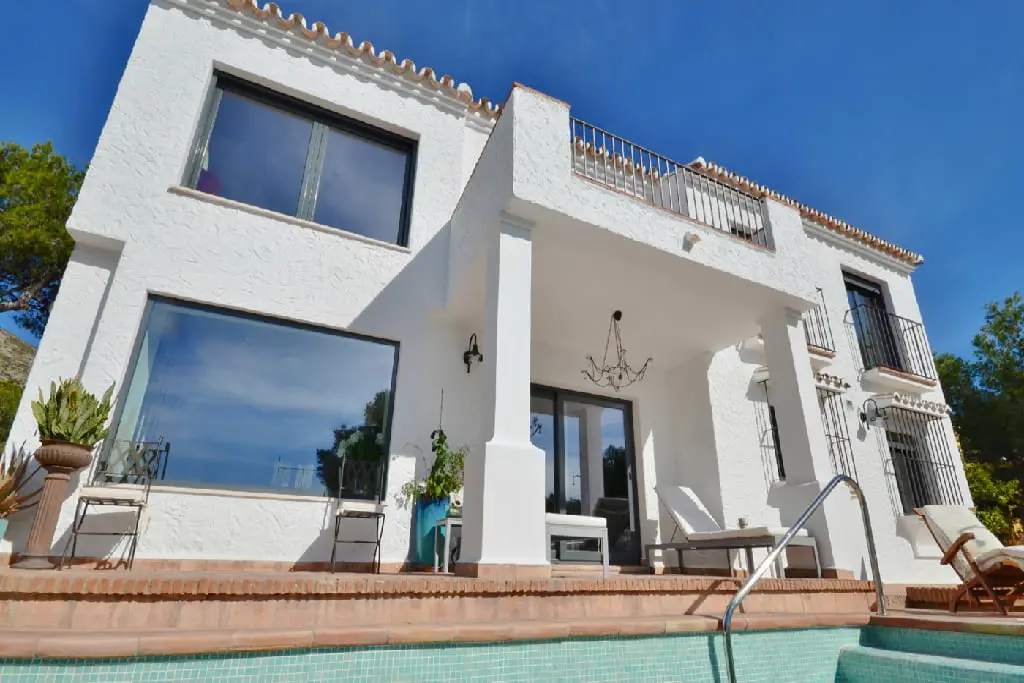 Reforma de villa en Pinares de San Antón, Málaga